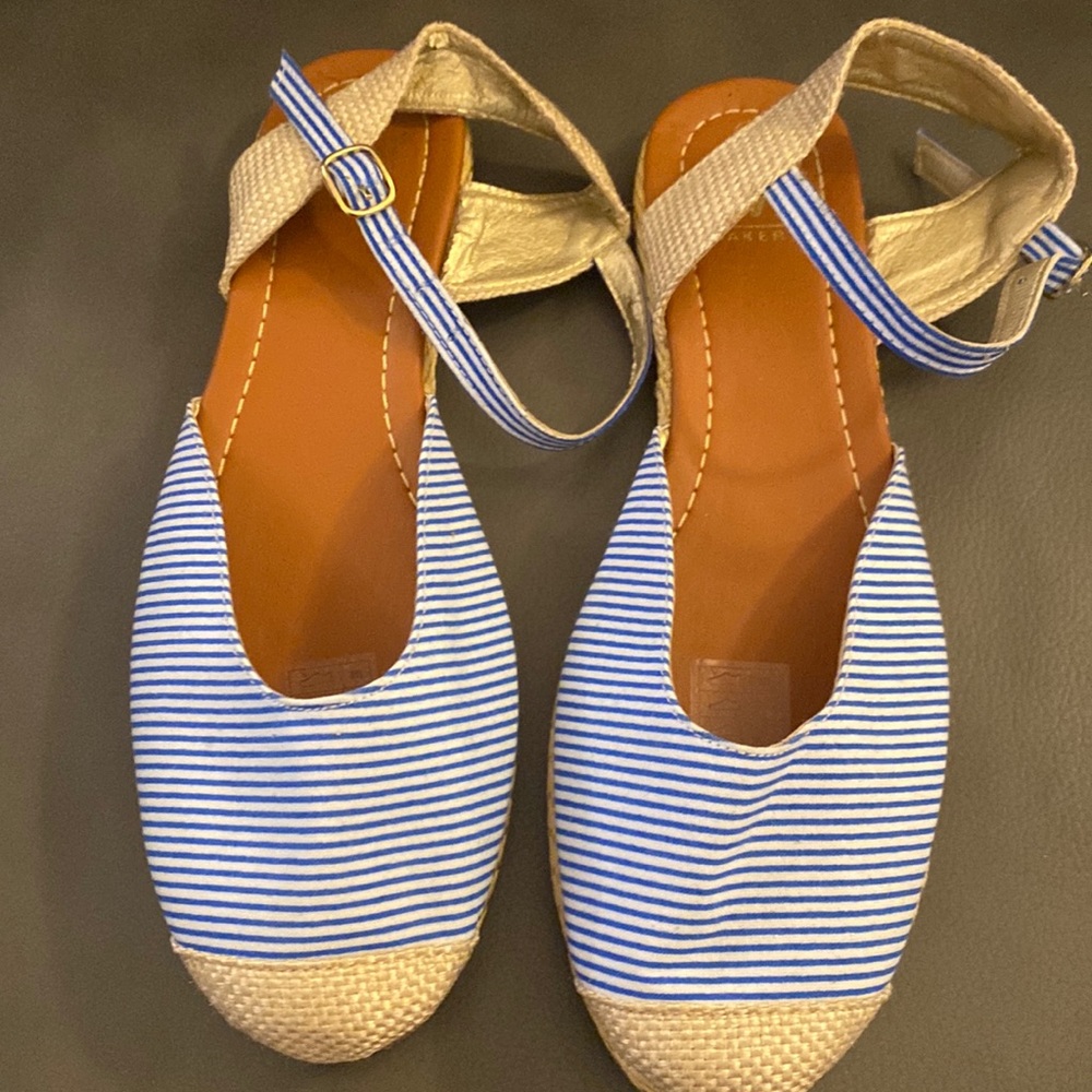 Blue and white striped shoes (NEW)